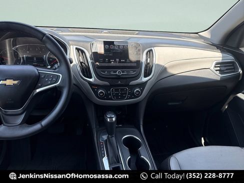 Used 2018 Chevrolet Equinox Premier FWD image 27