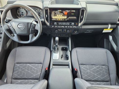 New 2025 Nissan Frontier SV w/ SV Convenience Package image 18