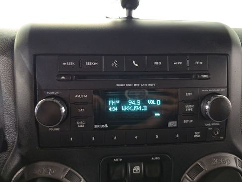 Used 2018 Jeep Wrangler Unlimited Sport S AWD/4WD image 12