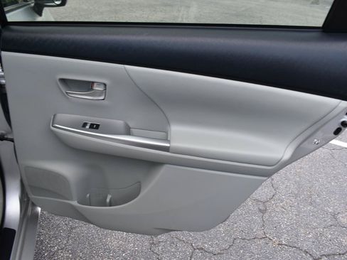 Used 2012 Toyota Prius V Five FWD image 39