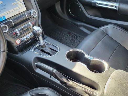 Used 2016 Ford Mustang Premium image 29