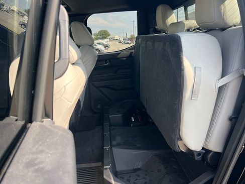 Used 2025 Toyota Tacoma Limited AWD/4WD image 41