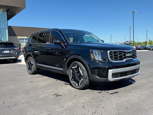 Used 2023 Kia Telluride S AWD/4WD image 3