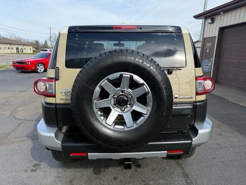 Used 2014 Toyota FJ Cruiser 4WD w/ Upgrade Package image 14