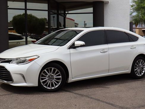 Used 2017 Toyota Avalon Limited w/ All Weather Liner Package FWD image 3
