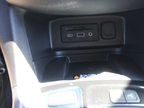 Used 2023 Chevrolet Equinox Premier AWD/4WD image 46