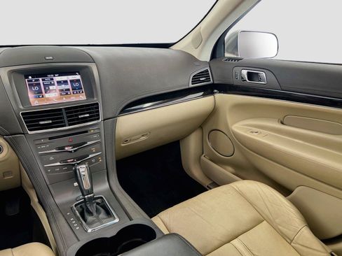 Used 2019 Lincoln MKT AWD image 25