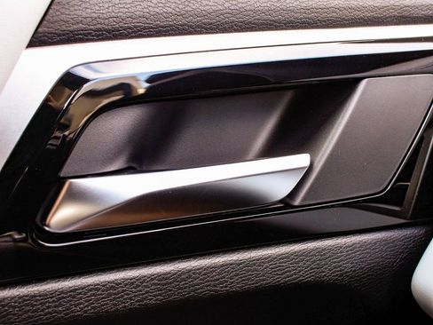 New 2025 Mitsubishi Outlander SE AWD/4WD image 9