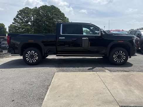 New 2026 GMC Sierra 2500 Denali Ultimate w/ LPO, Black Badging Package AWD/4WD image 2