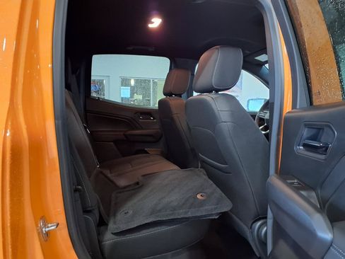 Used 2025 Chevrolet Colorado LT AWD/4WD image 22