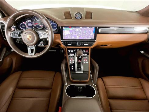 Certified 2019 Porsche Cayenne Turbo AWD/4WD image 12
