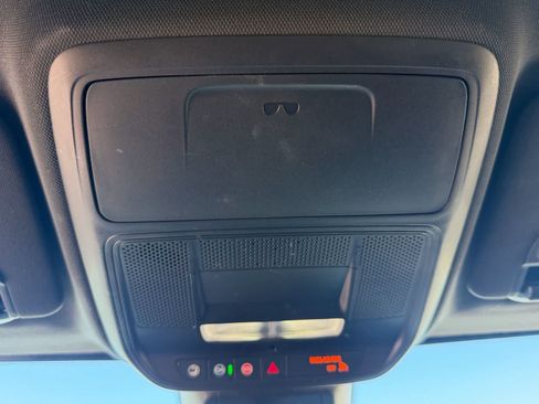 Used 2025 Chevrolet Equinox LT w/ Convenience Package II FWD image 17