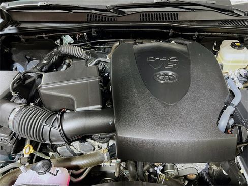 Certified 2019 Toyota Tacoma TRD Off-Road image 27