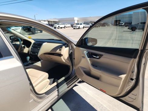 Used 2013 Nissan Altima 3.5 SL w/ Technology Pkg image 24