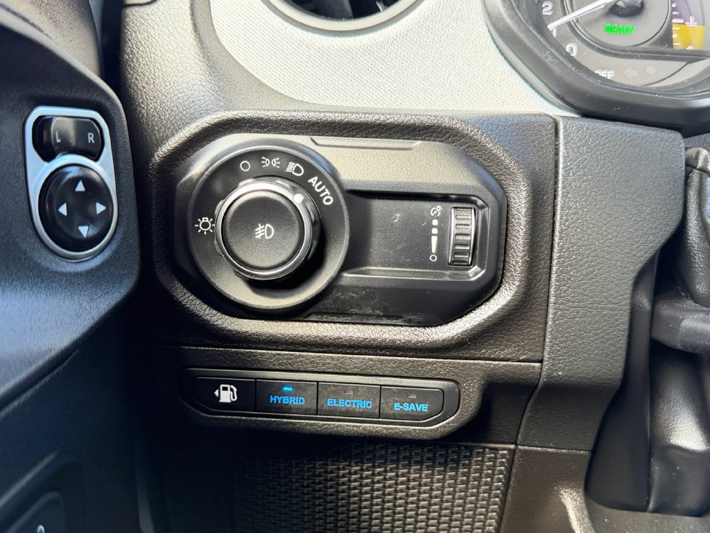 Used 2024 Jeep Wrangler Unlimited AWD/4WD image 19