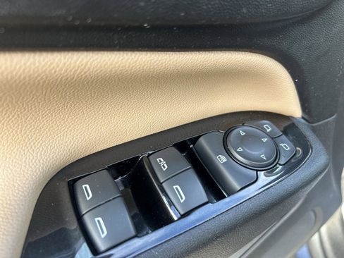 Used 2022 Chevrolet Equinox Premier image 14