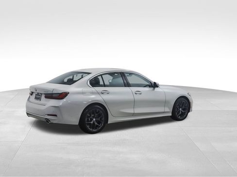 Used 2025 BMW 330i xDrive Sedan w/ Convenience Package image 6