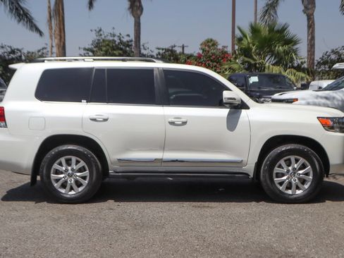 Used 2018 Toyota Land Cruiser AWD/4WD image 13