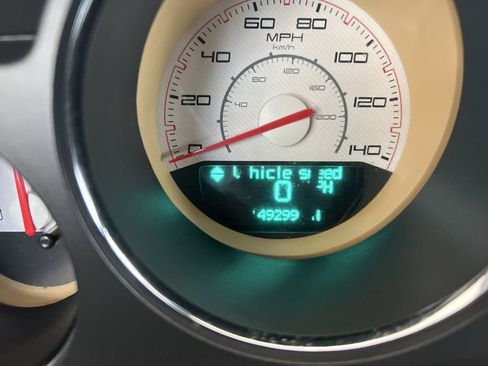 Used 2014 Dodge Challenger SXT image 45