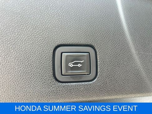 Used 2023 Cadillac XT6 Sport w/ Technology Package AWD/4WD image 14