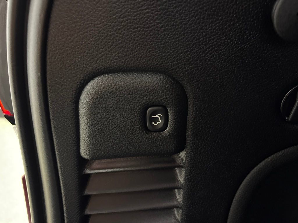 Used 2022 Jeep Grand Cherokee Laredo X AWD/4WD image 36