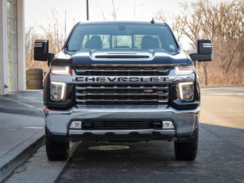 Used 2021 Chevrolet Silverado 3500 LTZ w/ LTZ Convenience Package image 9