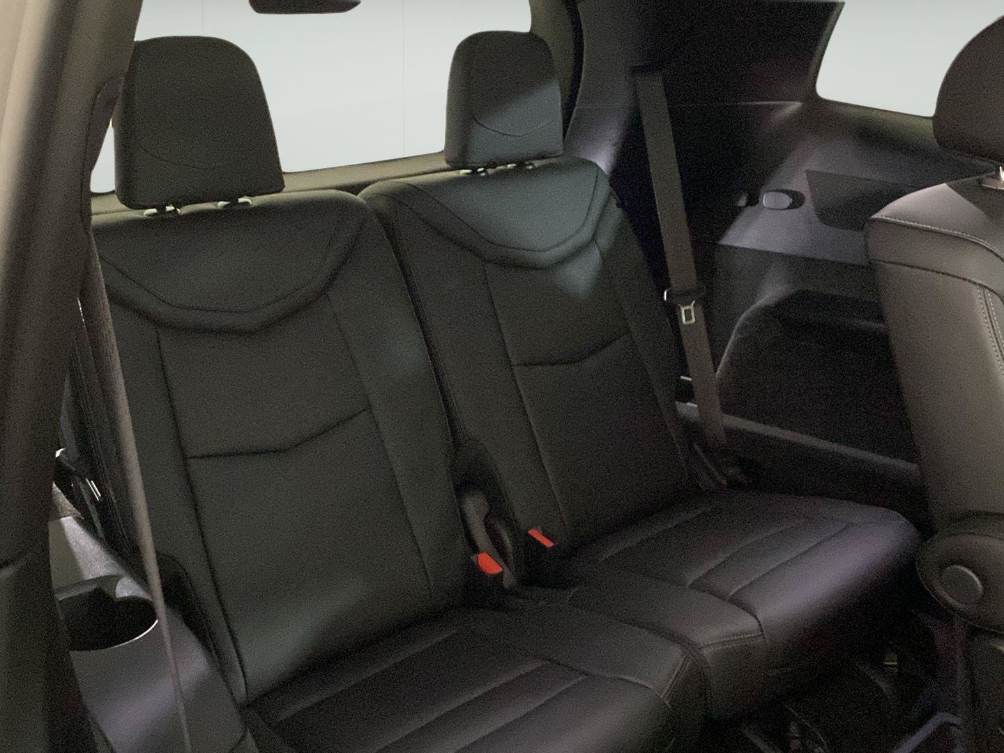 Certified 2024 Cadillac XT6 Premium Luxury w/ LPO, Floor Liner Package AWD/4WD image 21