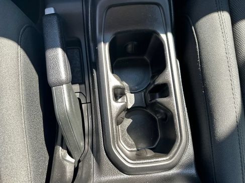 Used 2019 Jeep Wrangler Sport AWD/4WD image 28
