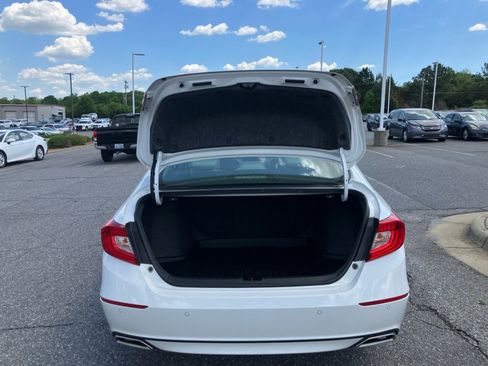 Used 2019 Honda Accord Touring image 19