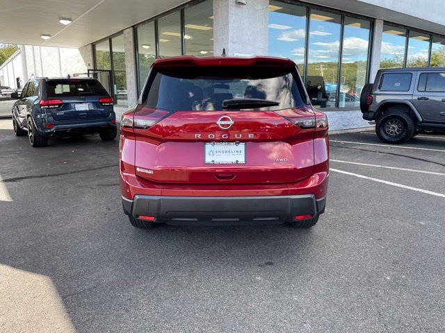 Used 2024 Nissan Rogue S AWD/4WD image 6