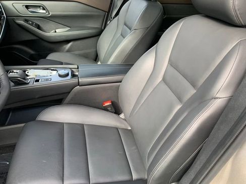 Used 2023 Nissan Rogue SL image 15