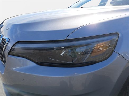 Used 2020 Jeep Cherokee Limited image 32