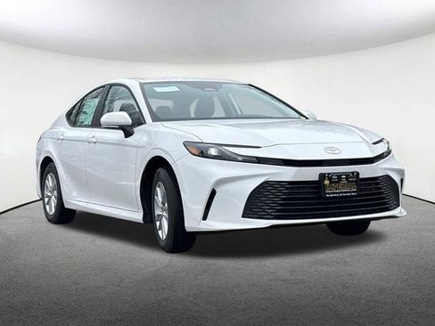 New 2026 Toyota Camry LE image 2