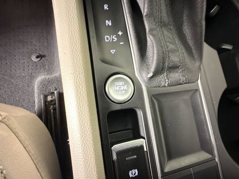 Used 2018 Volkswagen Atlas SE image 21