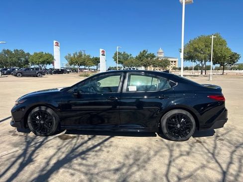 Used 2026 Toyota Camry SE w/ Convenience Package FWD image 8