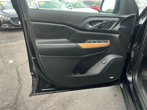 Used 2017 GMC Acadia Denali image 20