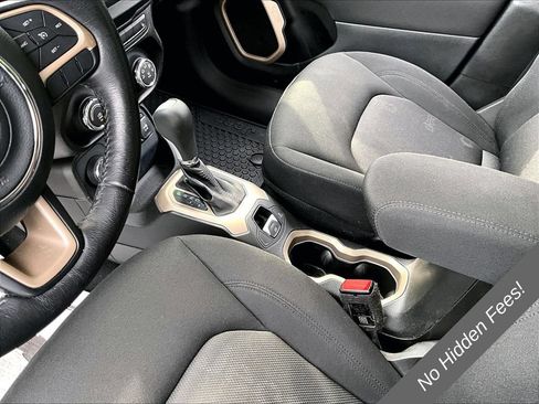 Used 2017 Jeep Renegade Latitude AWD/4WD image 13
