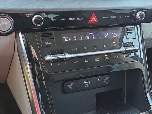 Used 2022 Kia Carnival SX image 28