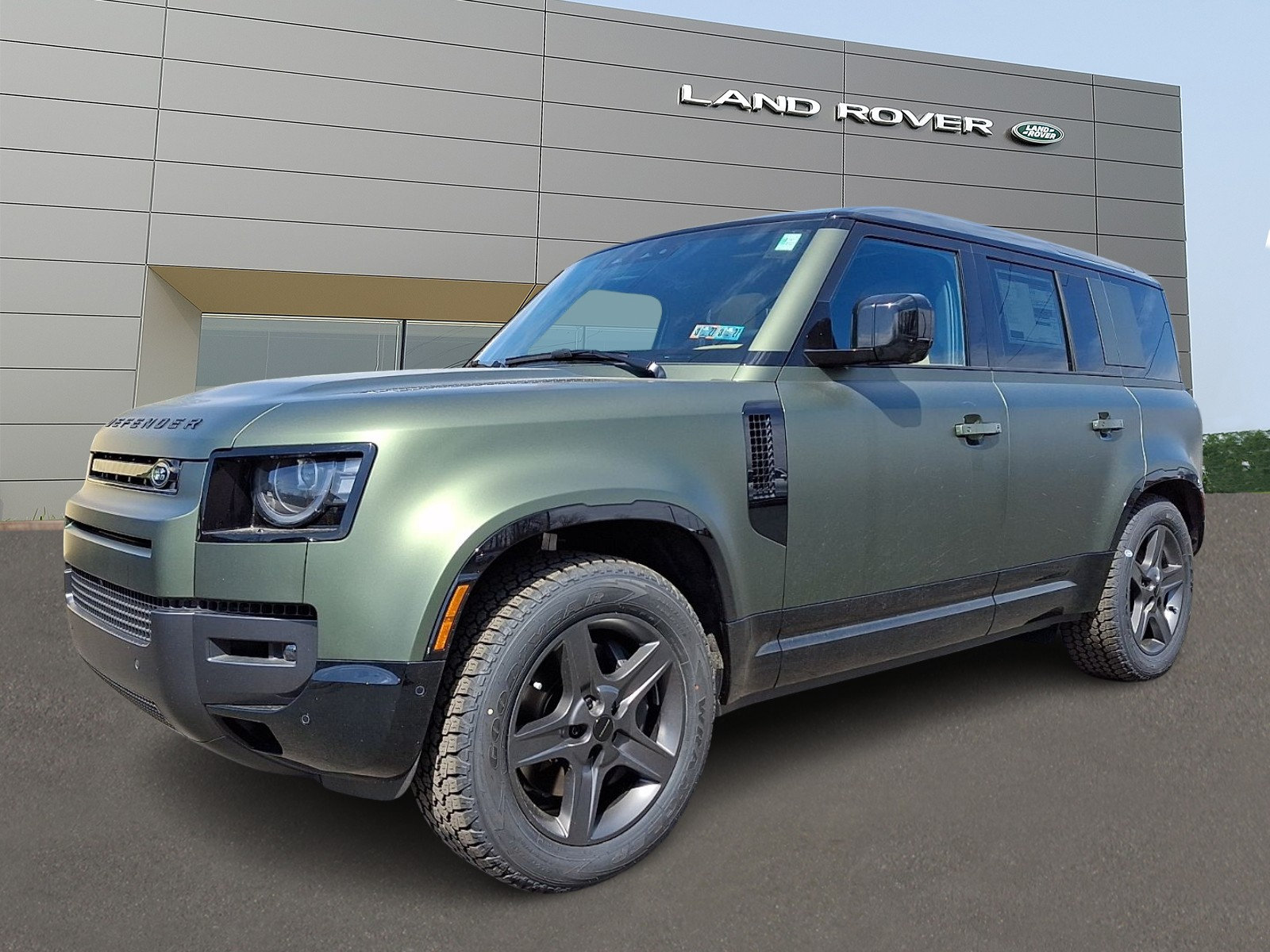 New 2026 Land Rover Defender 110 X-Dynamic SE AWD/4WD image 1