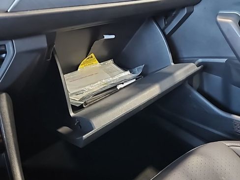 Used 2024 Volkswagen Jetta SE image 26