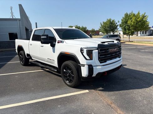 Used 2025 GMC Sierra 2500 AT4 AWD/4WD image 1
