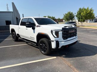 Used 2025 GMC Sierra 2500 AT4 AWD/4WD video 1