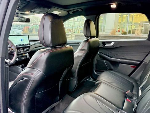 Certified 2025 Ford Escape ST-Line Elite w/ Premium Technology Package image 12