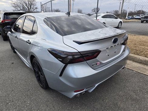 Used 2022 Toyota Camry SE image 7