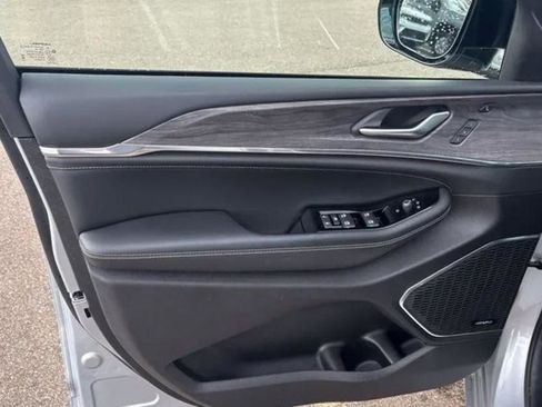 Certified 2024 Jeep Grand Cherokee L Overland w/ Luxury Tech Group IV image 6