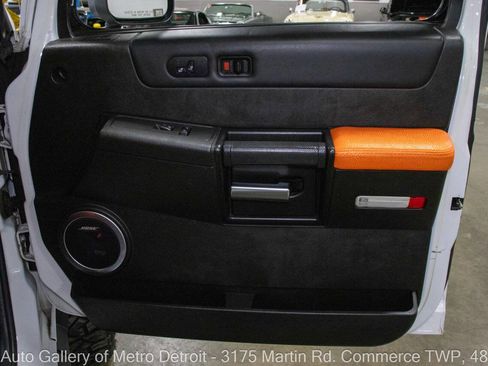 Used 2005 HUMMER H2 Base 4WD 4dr SUV w/ Preferred Equipment Group image 32