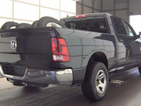 Used 2020 RAM 1500 Classic SLT w/ Luxury Group RWD image 3