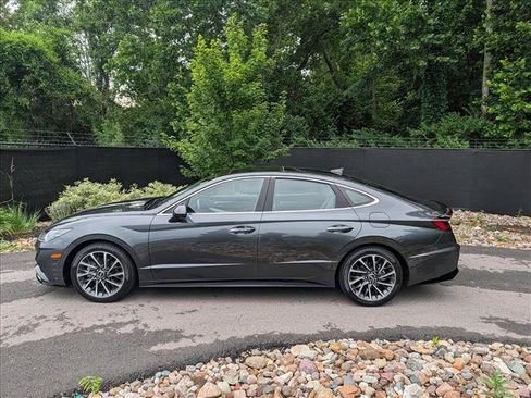 Certified 2023 Hyundai Sonata Limited FWD image 2