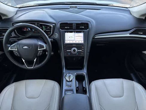 Used 2018 Ford Fusion Titanium FWD image 14