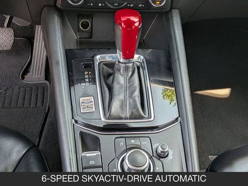 Used 2018 MAZDA CX-5 Touring w/ Preferred Equipment Package FWD image 17
